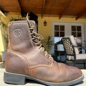Used 9.5EE Ariat Heritage Lacer Brown leather boots shoes excellent condition